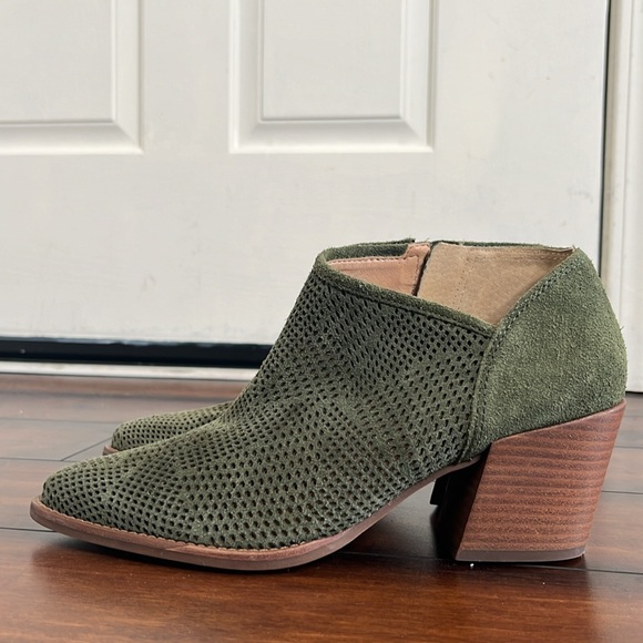 Lucky Brand "Zeshia" Olive Green Suede Bootie Size 8.5 Like New Boho Rodeo - Picture 4 of 9
